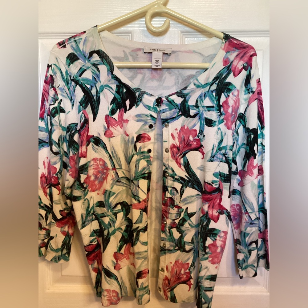 White House Black Market Floral Knit Top. NWOT